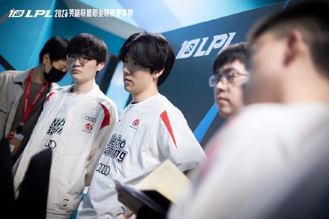 他们的强大 他们的强大